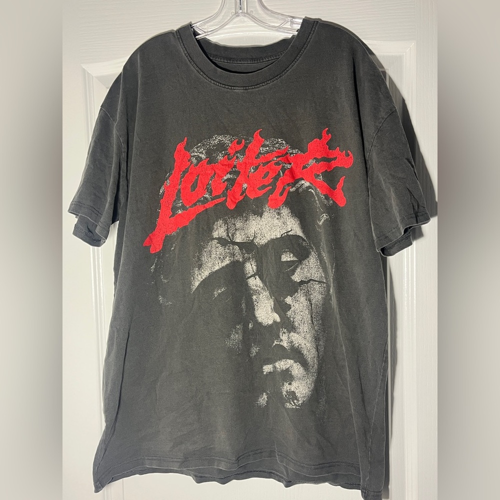 Men’s size med oversized Loiter Search And Destroy T Shirt
